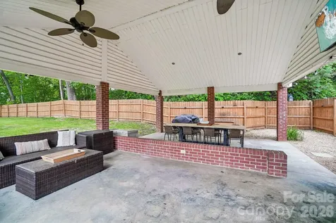 111 Bennett Street Burnsville NC 28714