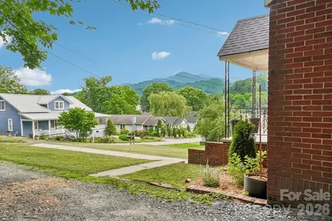111 Bennett Street Burnsville NC 28714