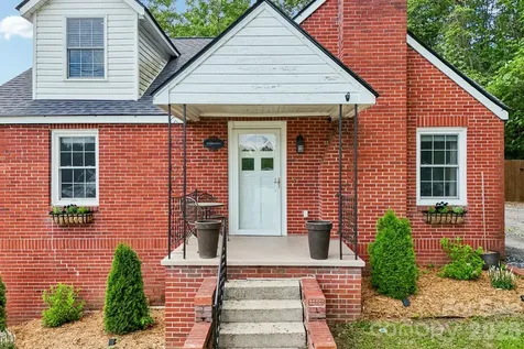 111 Bennett Street Burnsville NC 28714