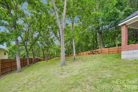 111 Bennett Street Burnsville NC 28714