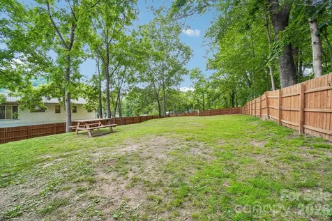 111 Bennett Street Burnsville NC 28714