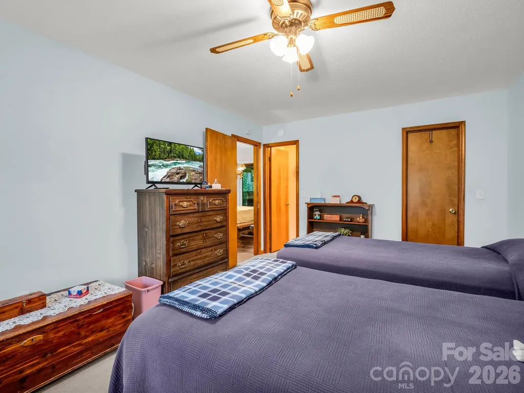 182 Resada Drive Brevard NC 28712
