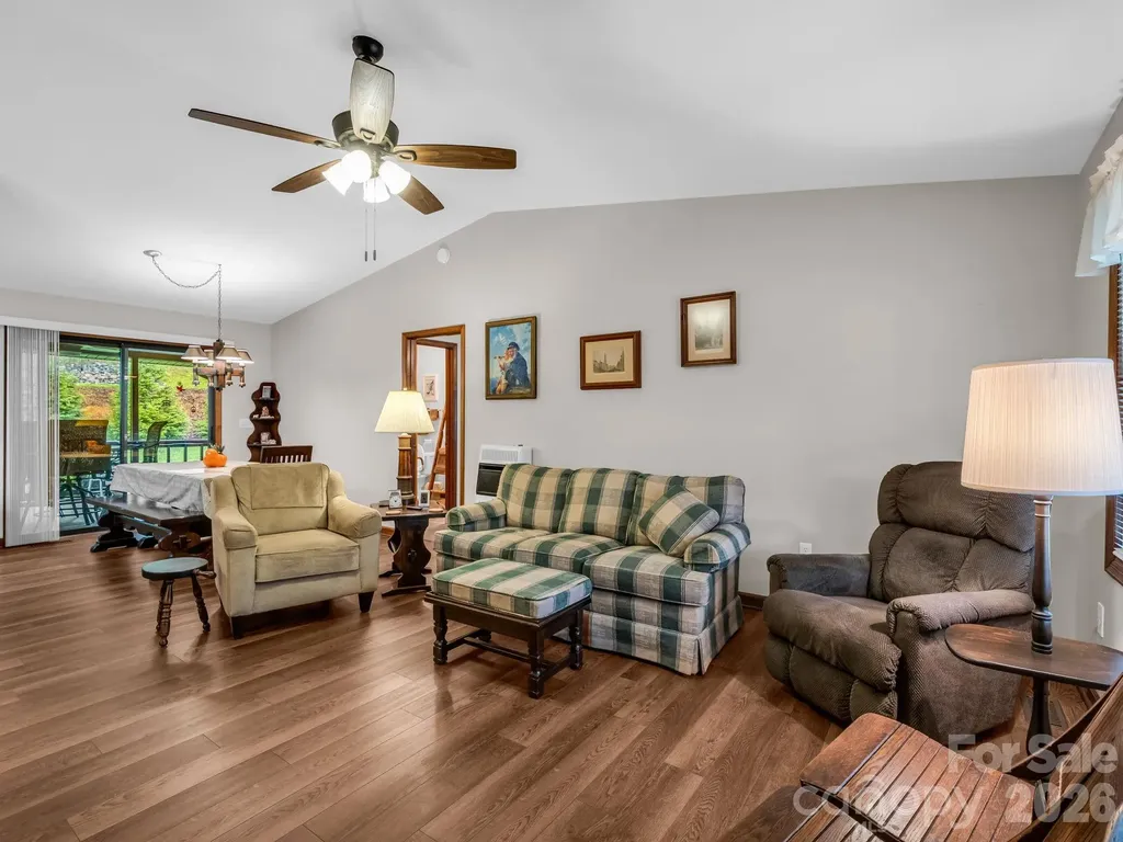 182 Resada Drive Brevard NC 28712