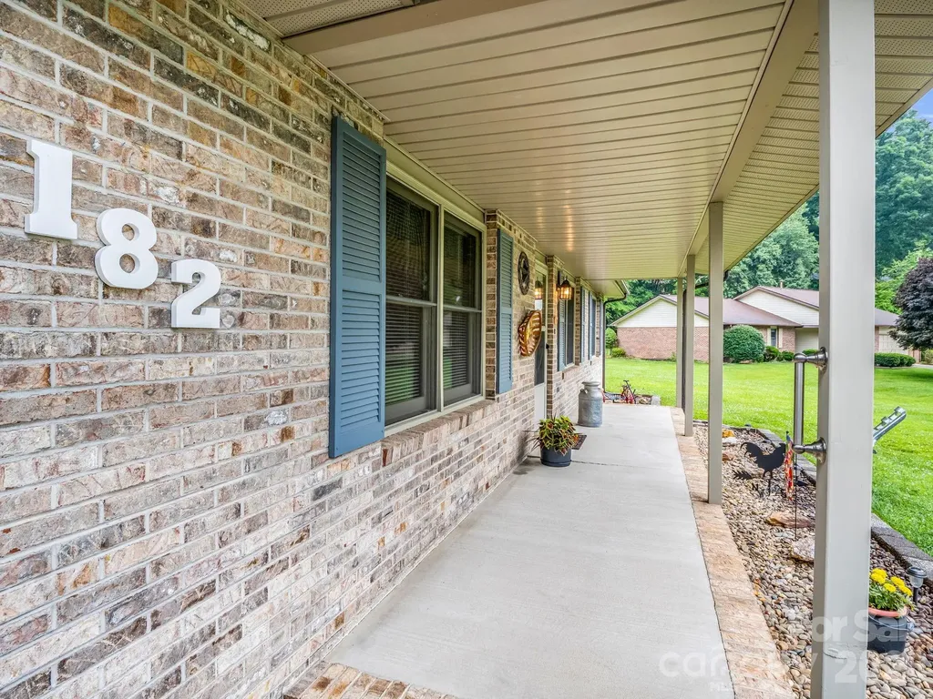 182 Resada Drive Brevard NC 28712