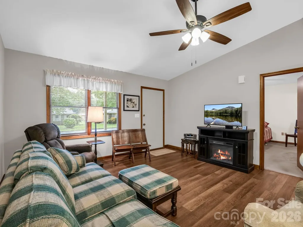 182 Resada Drive Brevard NC 28712