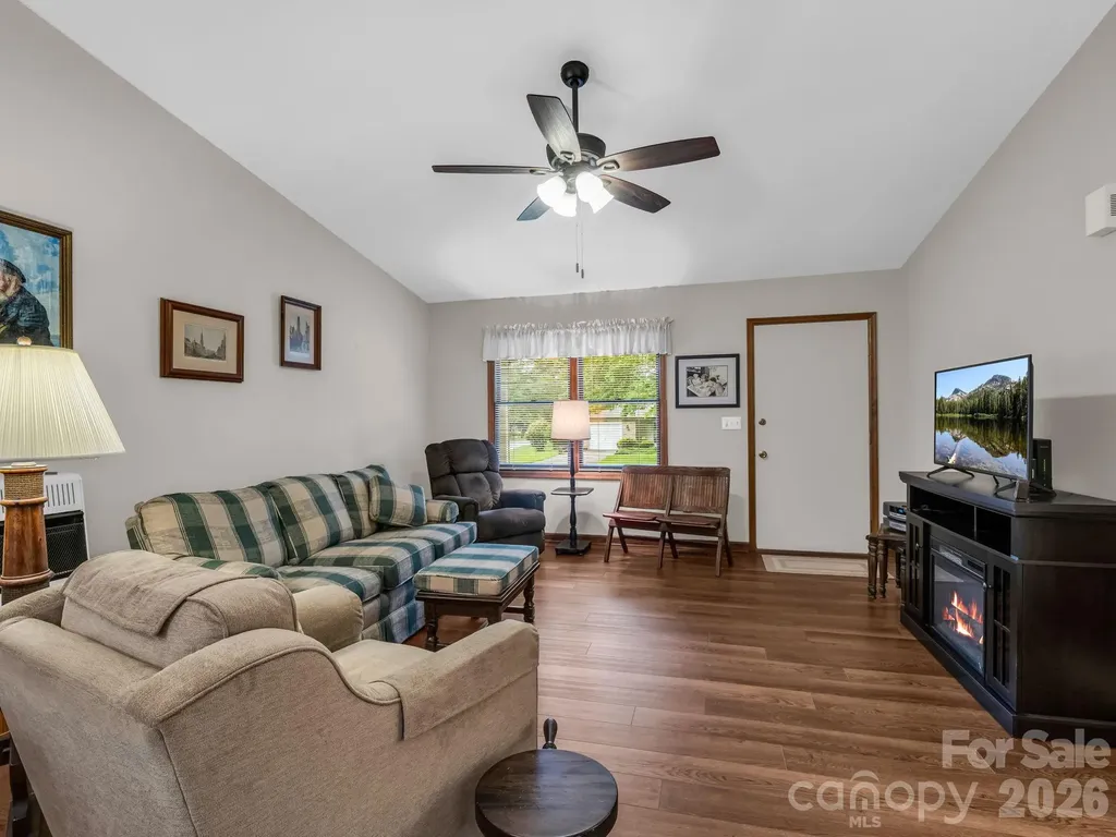 182 Resada Drive Brevard NC 28712