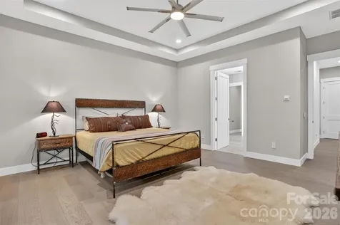 422 Ascension Valley Horse Shoe NC 28742