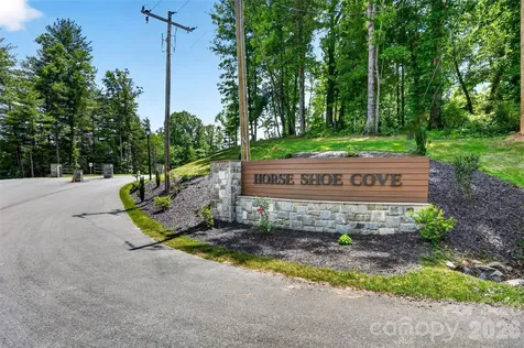 422 Ascension Valley Horse Shoe NC 28742