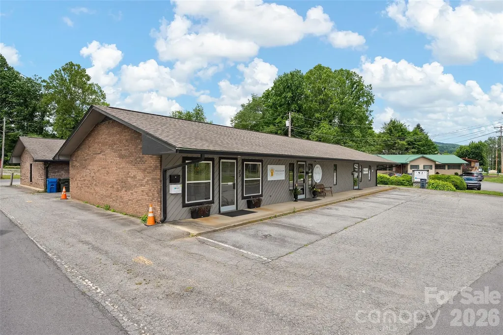 34 Maple Street Waynesville NC 28786