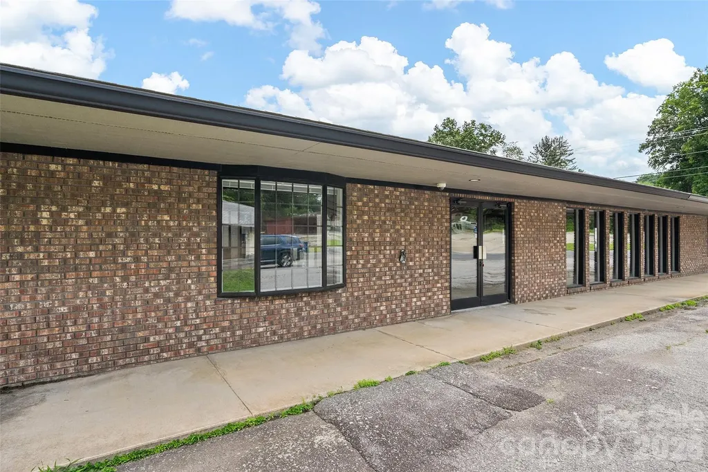 34 Maple Street Waynesville NC 28786