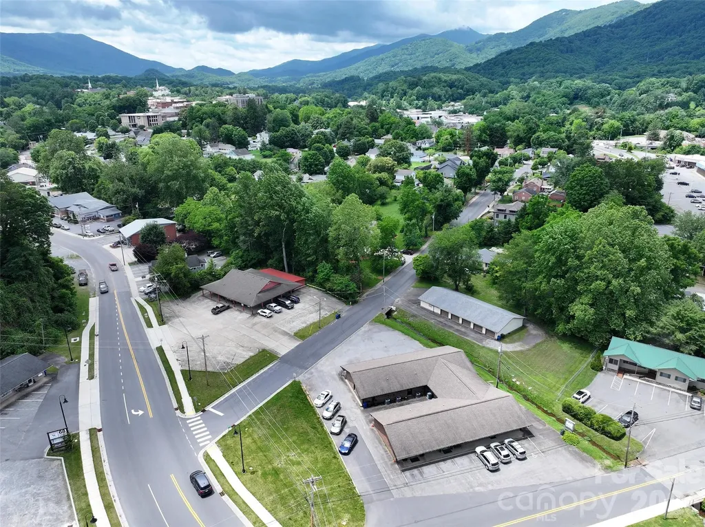 34 Maple Street Waynesville NC 28786