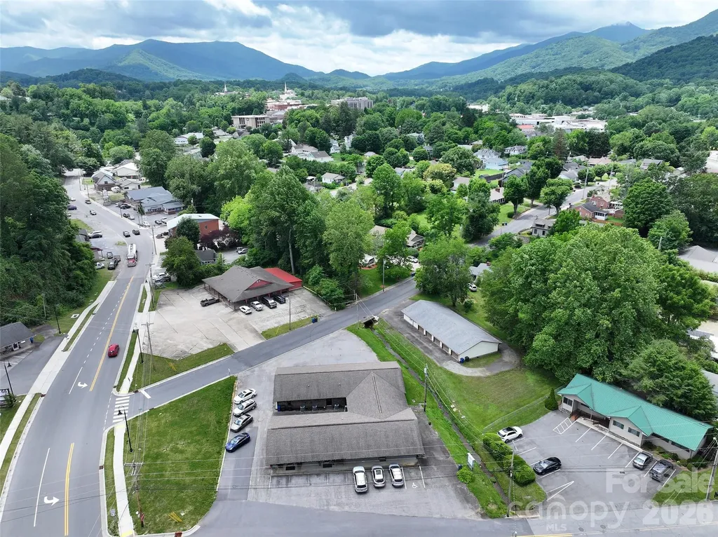34 Maple Street Waynesville NC 28786