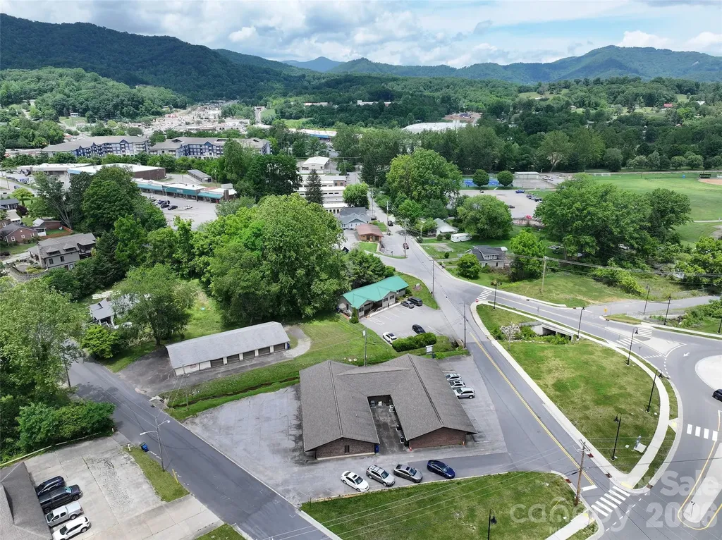 34 Maple Street Waynesville NC 28786