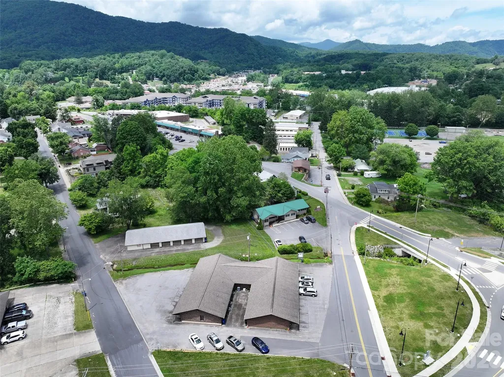 34 Maple Street Waynesville NC 28786