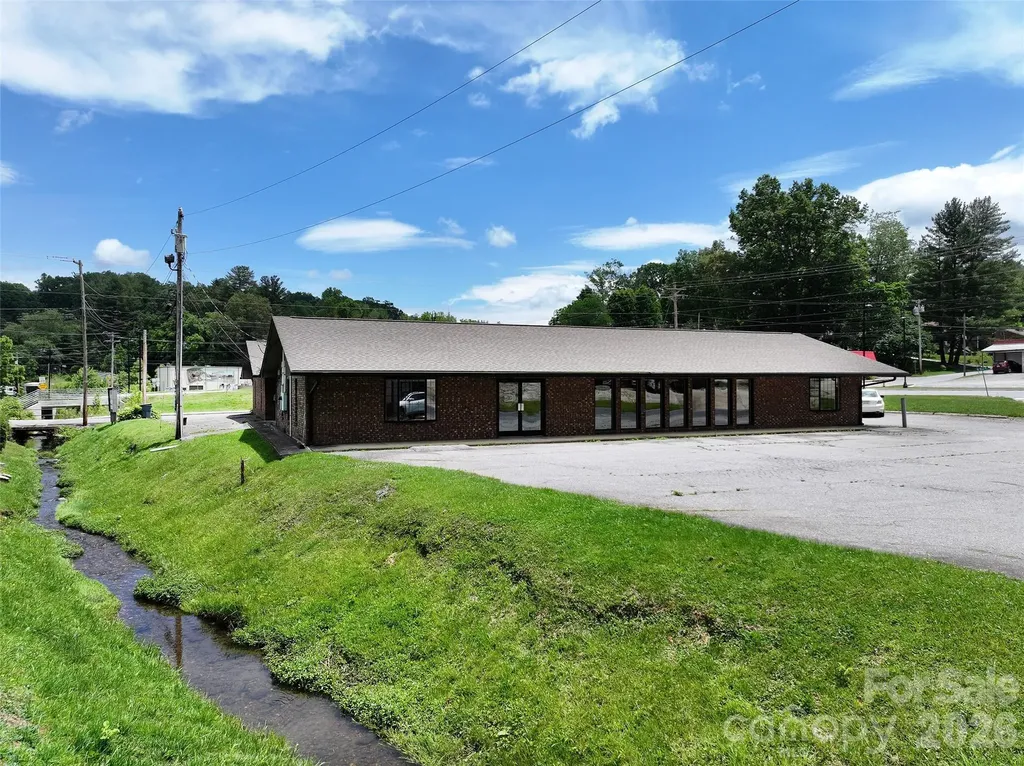 34 Maple Street Waynesville NC 28786