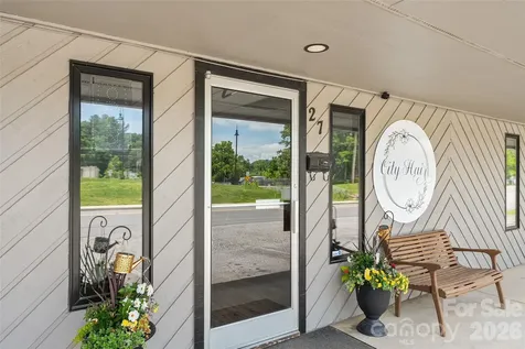 34 Maple Street Waynesville NC 28786