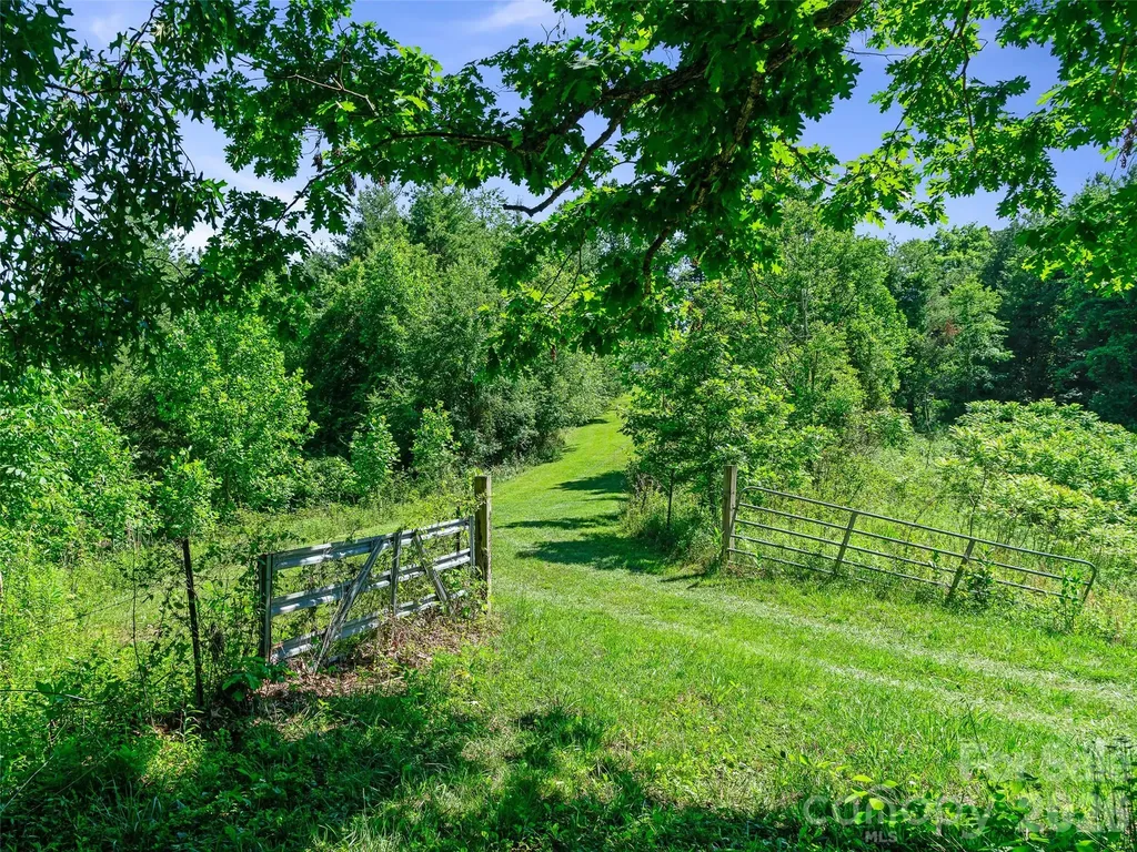 00 Us Hwy 19w Highway Burnsville NC 28714