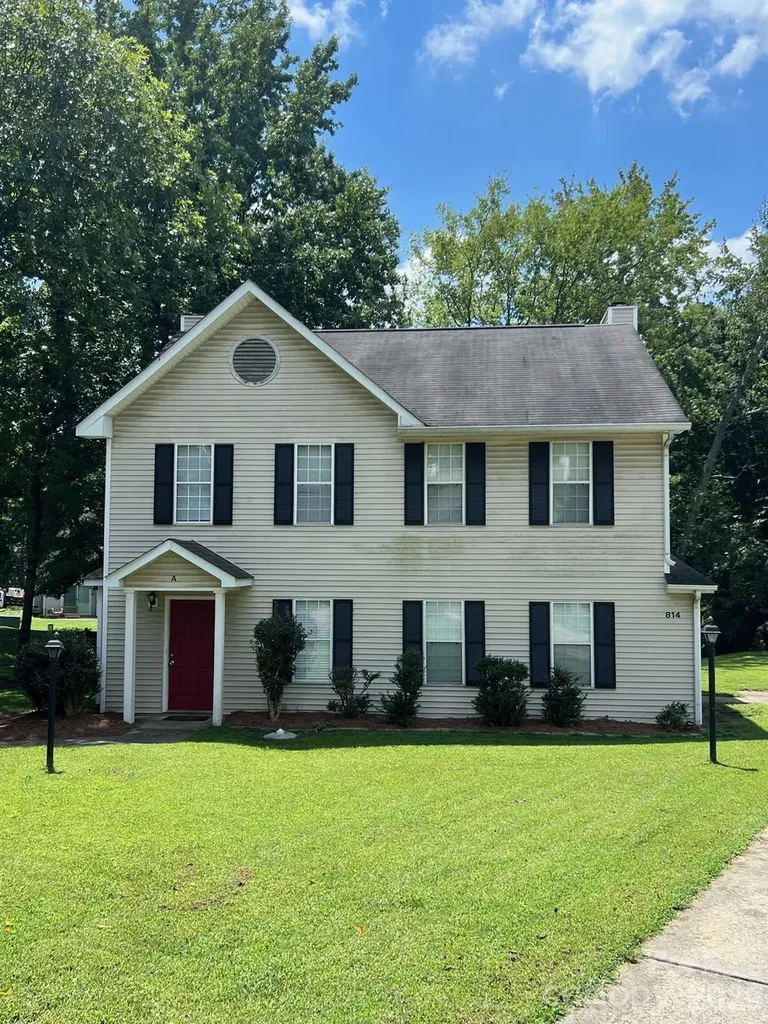 814 Selwyn Oaks Court Charlotte NC 28209