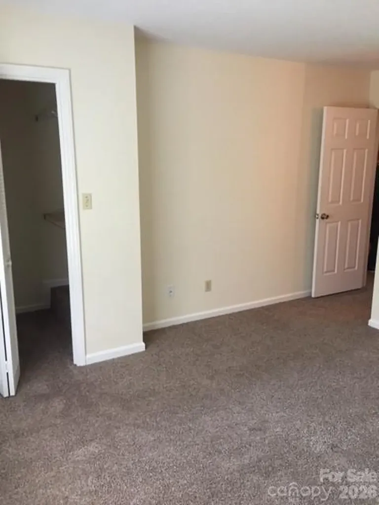 814 Selwyn Oaks Court Charlotte NC 28209