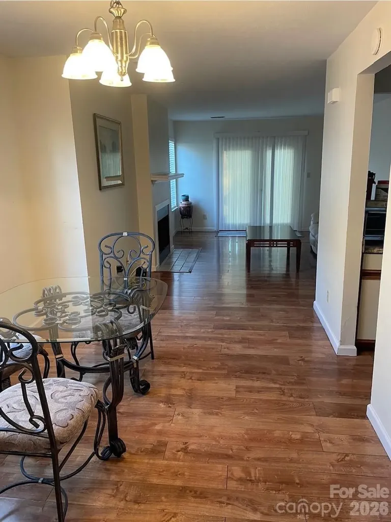 814 Selwyn Oaks Court Charlotte NC 28209