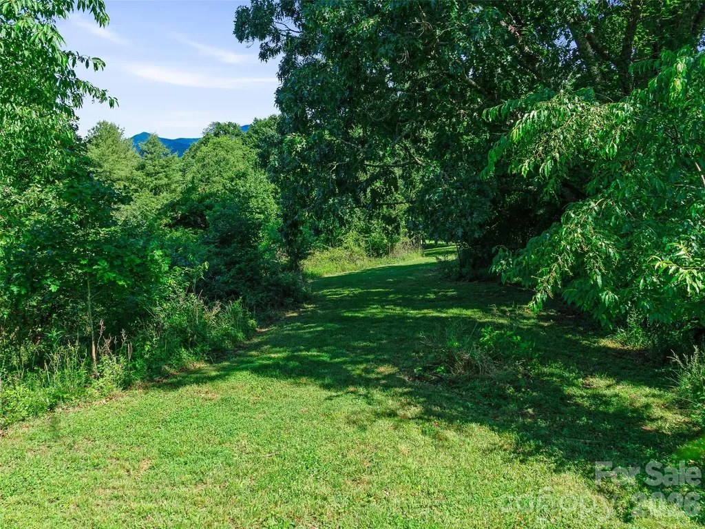 000 Us Hwy 19w Highway Burnsville NC 28714