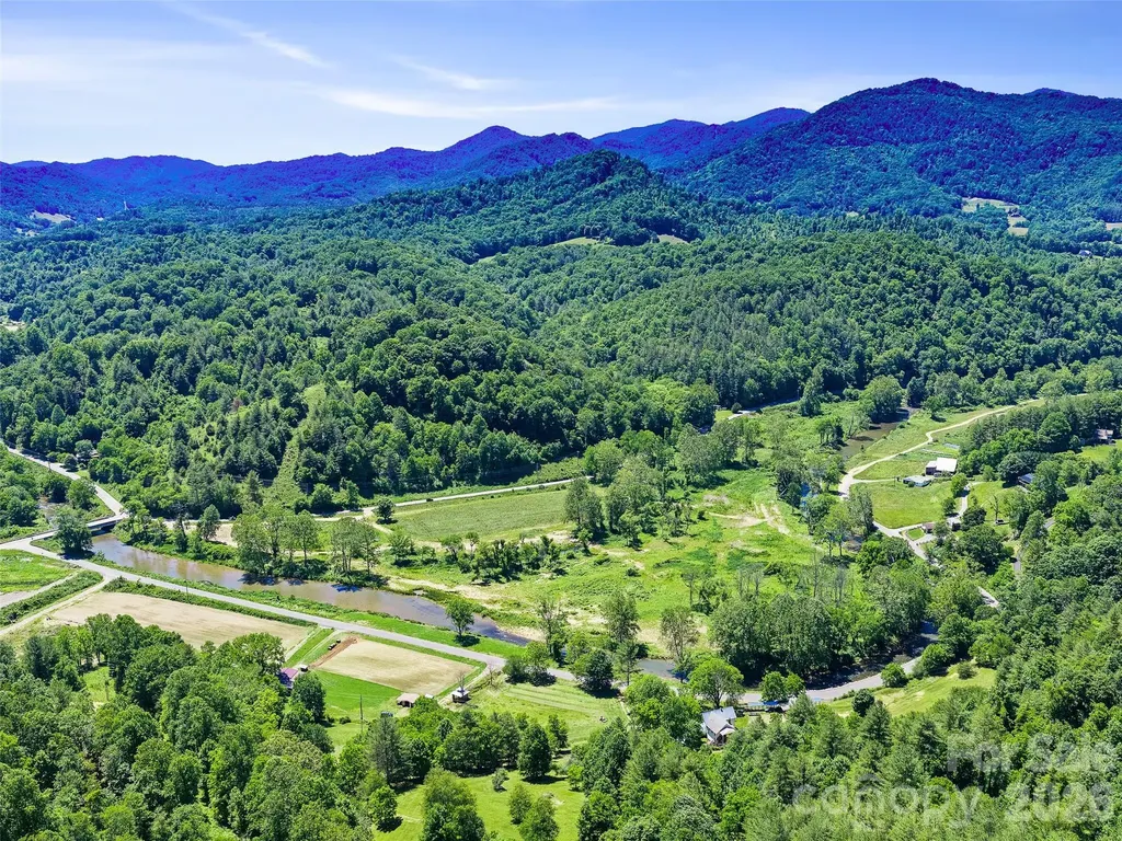 000 Us Hwy 19w Highway Burnsville NC 28714