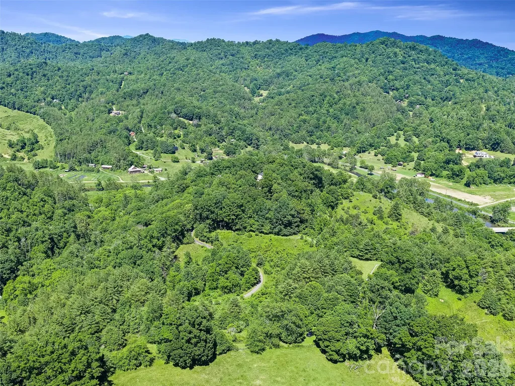 000 Us Hwy 19w Highway Burnsville NC 28714