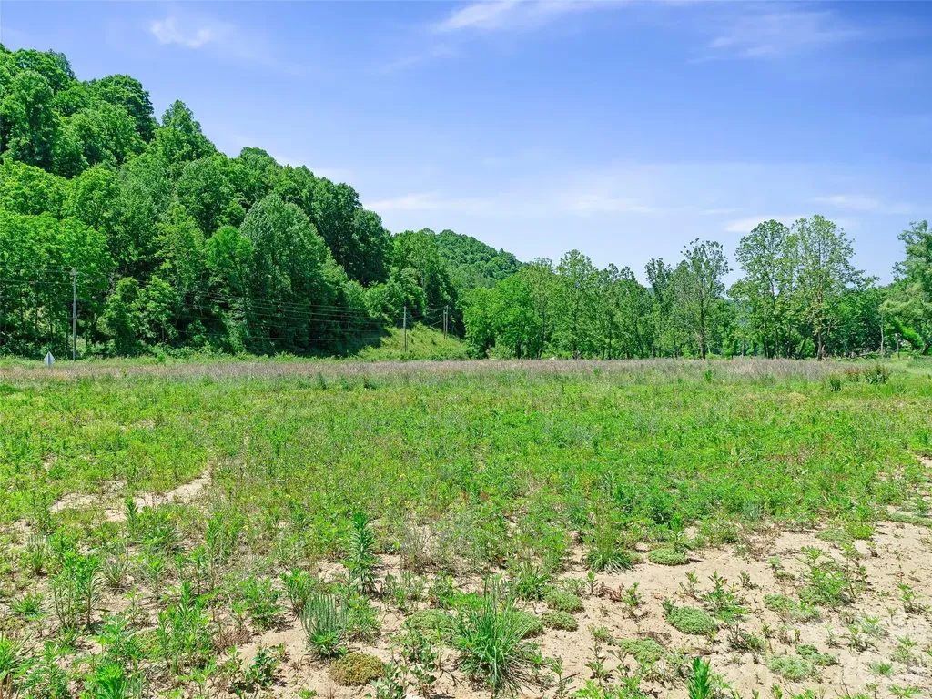 000 Us Hwy 19w Highway Burnsville NC 28714