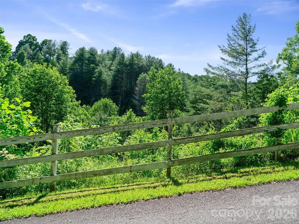 000 Us Hwy 19w Highway Burnsville NC 28714
