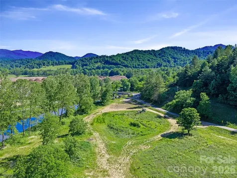000 Us Hwy 19w Highway Burnsville NC 28714