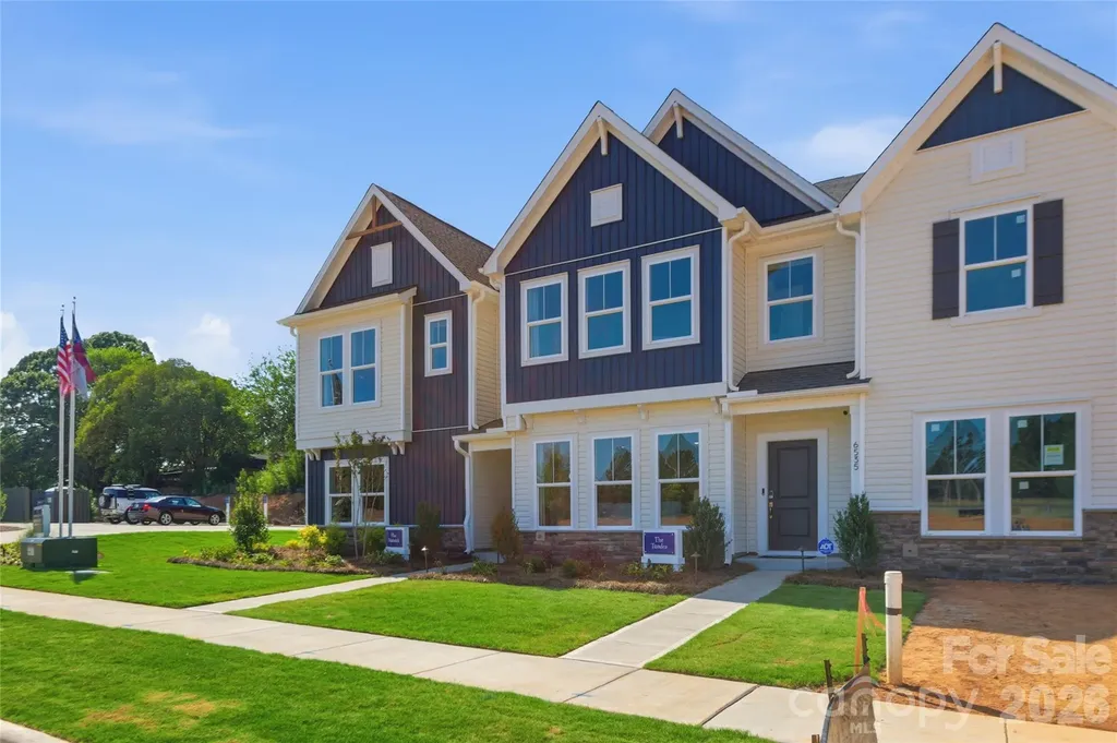 6063 White Aster Lane Charlotte NC 28216