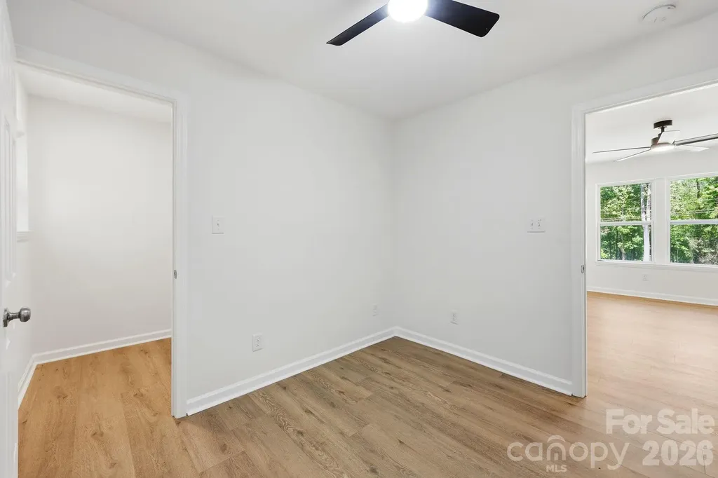 918 Breezewood Drive Charlotte NC 28262