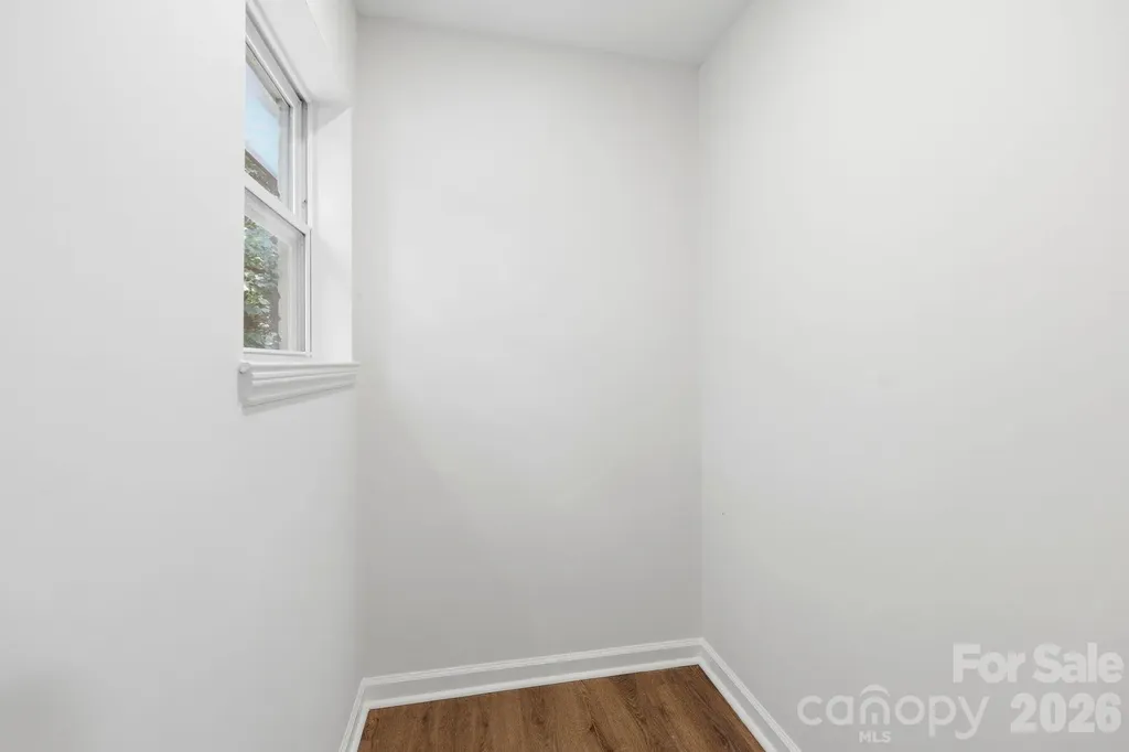 918 Breezewood Drive Charlotte NC 28262