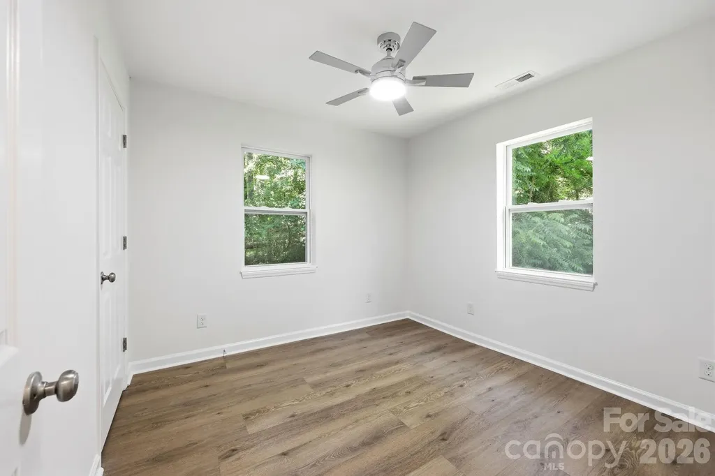 918 Breezewood Drive Charlotte NC 28262