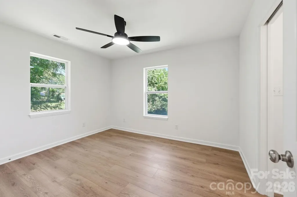 918 Breezewood Drive Charlotte NC 28262