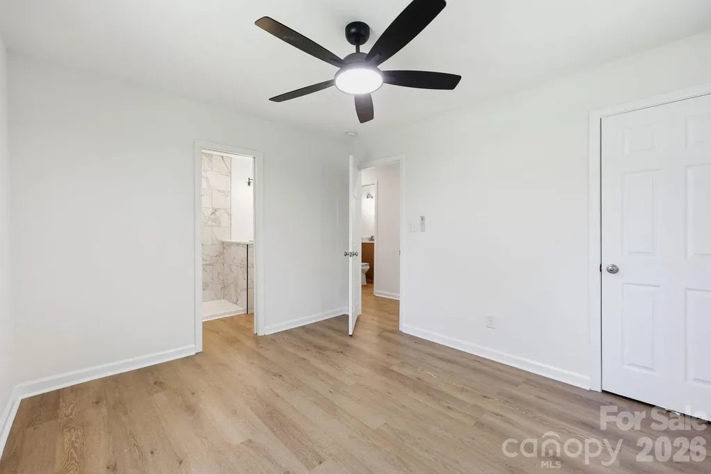 918 Breezewood Drive Charlotte NC 28262
