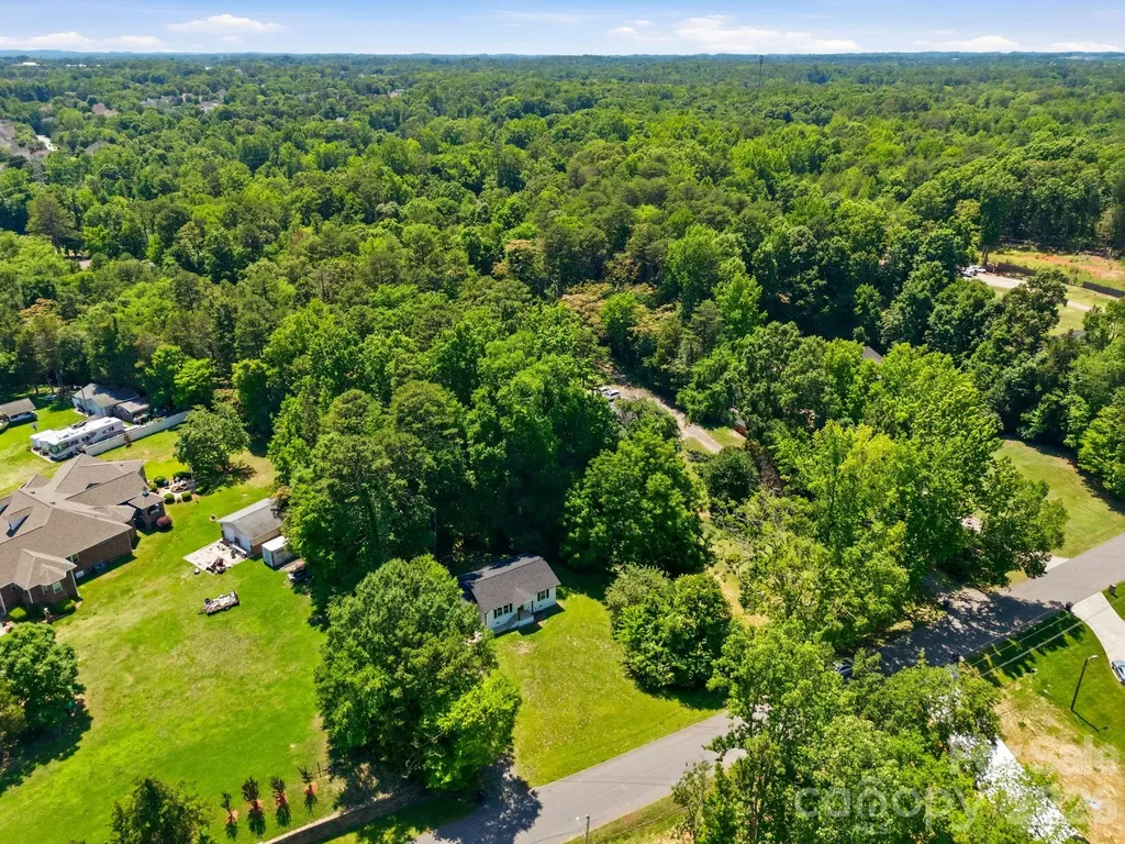 918 Breezewood Drive Charlotte NC 28262