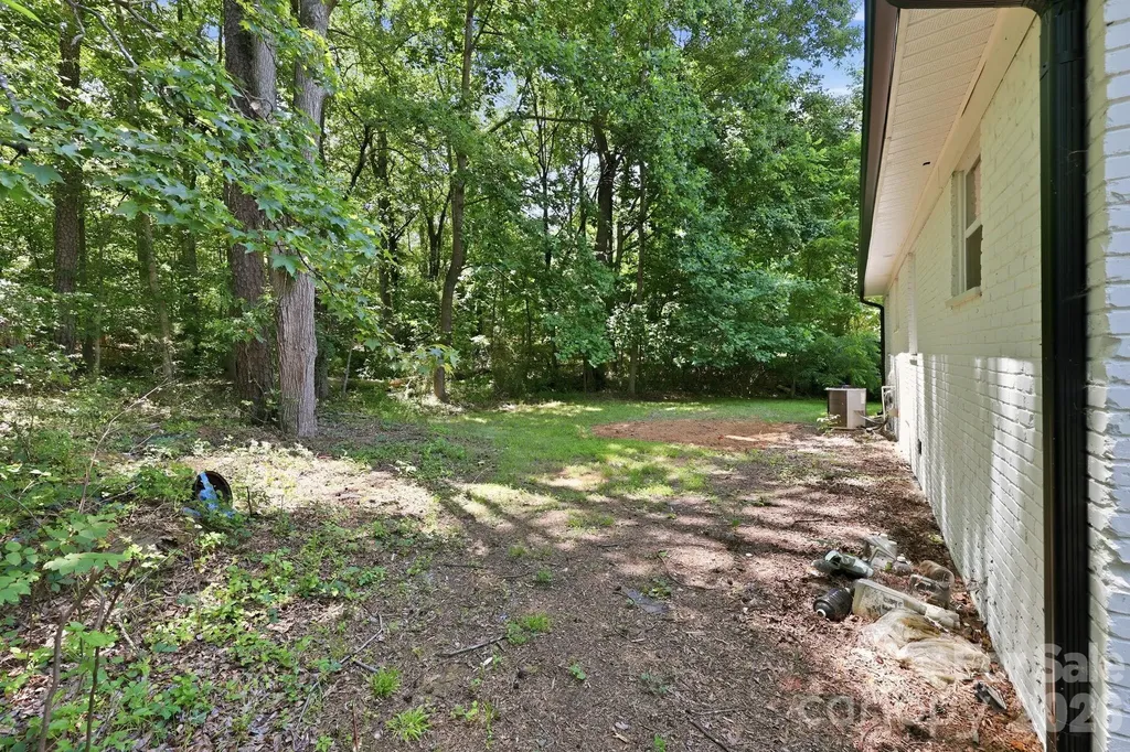918 Breezewood Drive Charlotte NC 28262