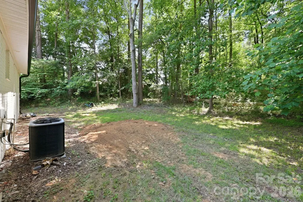 918 Breezewood Drive Charlotte NC 28262