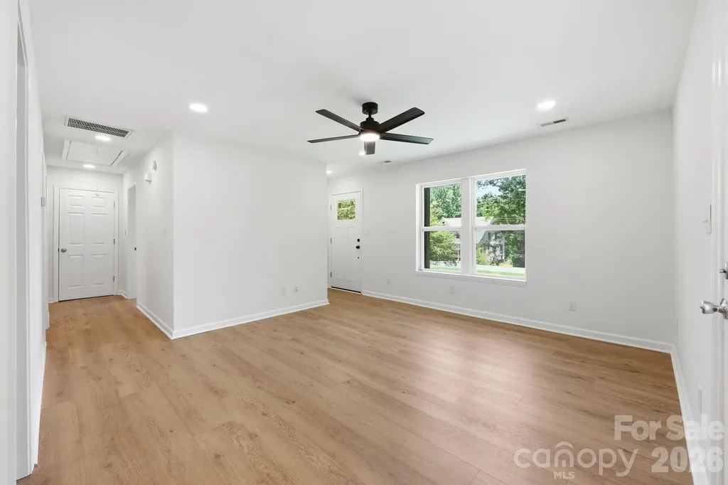 918 Breezewood Drive Charlotte NC 28262