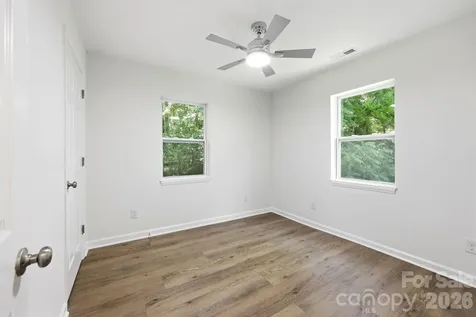 918 Breezewood Drive Charlotte NC 28262