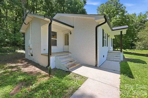 918 Breezewood Drive Charlotte NC 28262