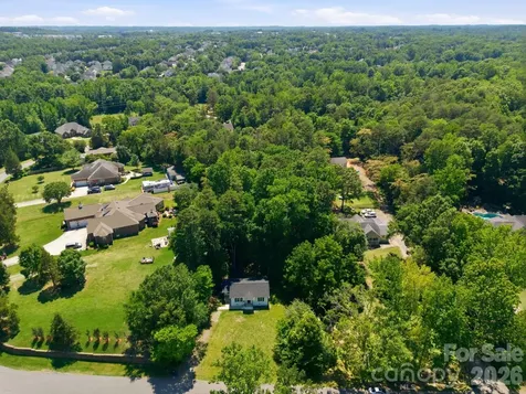 918 Breezewood Drive Charlotte NC 28262