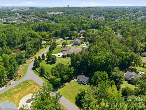918 Breezewood Drive Charlotte NC 28262
