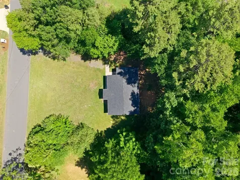 918 Breezewood Drive Charlotte NC 28262