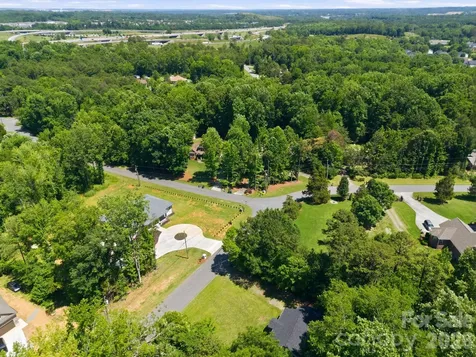 918 Breezewood Drive Charlotte NC 28262