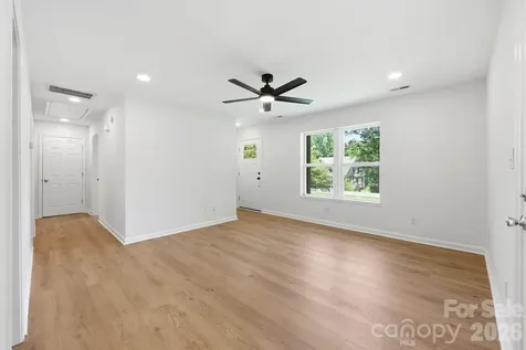 918 Breezewood Drive Charlotte NC 28262