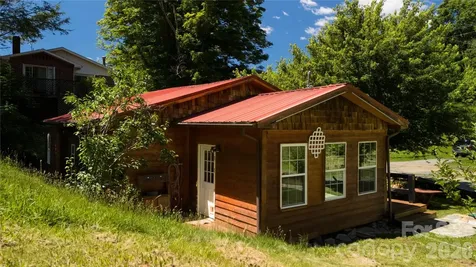 92 Buchanan Drive Bakersville NC 28705
