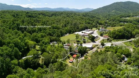 92 Buchanan Drive Bakersville NC 28705