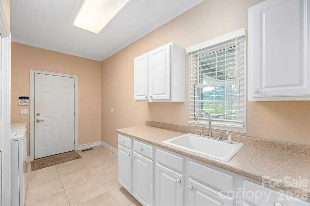 554 Breckenridge Road Waynesville NC 28785